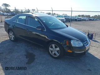 2008 Volkswagen Jetta Sedan SE with VIN 3VWRM71KX8M182235, listed as a IAAI auction lot 41519055 with 182,404 mi miles. Bid and sale history available at carsss.com. Image 1.