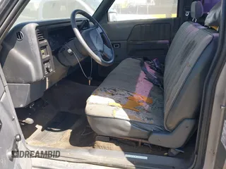1992 Dodge Dakota S with VIN 1B7FL26X5NS691362, listed as a IAAI auction lot 42001454 with 161,181 mi miles and . Bid and sale history available at carsss.com. Image 5.