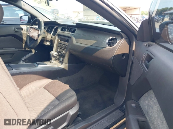 2012 Ford Mustang GT Premium с VIN 1ZVBP8CF2C5251013, выставлен на аукционе IAAI как лот 42376958 с пробегом 63 474 миль миль и . История ставок и продаж доступна на DreamBid. Изображение 5.