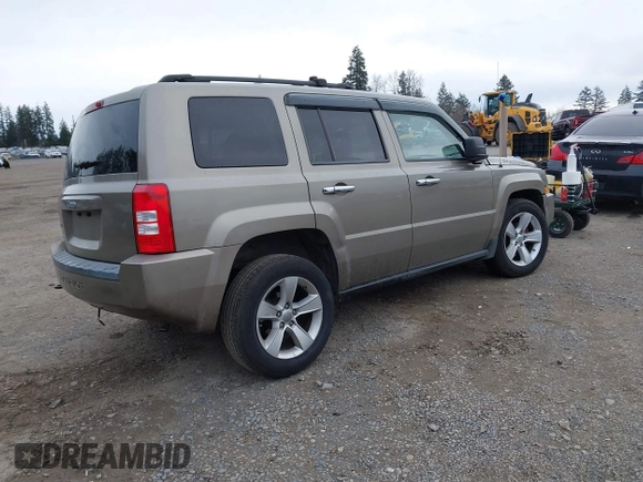 2008 Jeep Patriot Sport with VIN 1J8FF28W88D748313, listed as a IAAI auction lot 41837705 with 159,640 mi miles and . Bid and sale history available at carsss.com. Image 4.