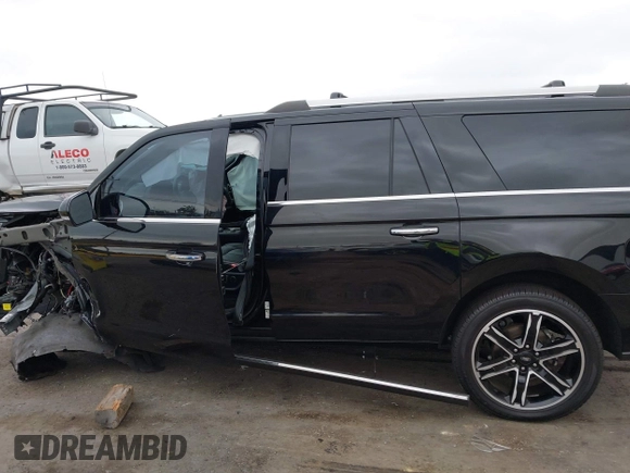 2020 Ford Expedition Max Limited z VIN 1FMJK2AT9LEA29079, wystawiony jako IAAI lot #40346604 z przebiegiem 36 462 mil mil oraz . Historia ofert i sprzedaży dostępna na DreamBid. Obrazek 14.