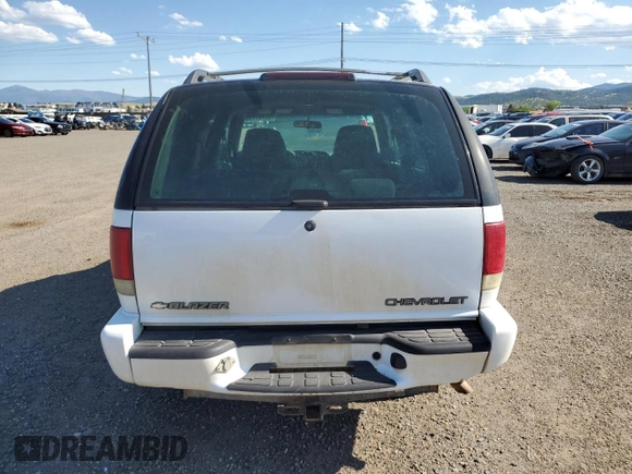 2001 Chevrolet Blazer LT with VIN 1GNDT13W31K225458, listed as a Copart auction lot 62497795 with 186,571 mi miles and Clean title. Bid and sale history available at DreamBid. Image 6.