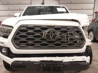 2021 Toyota Tacoma 4WD SR5 with VIN 3TMDZ5BN6MM113743, listed as a IAAI auction lot 41413775 with 24,735 mi miles. Bid and sale history available at carsss.com. Image 21.