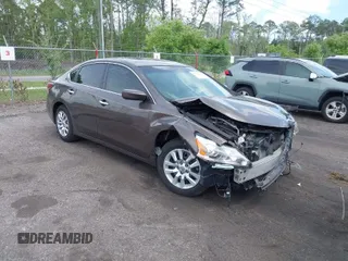 2014 Nissan Altima 2.5 with VIN 1N4AL3AP3EC100145, listed as a IAAI auction lot 41978710 with 185,401 mi miles. Bid and sale history available at carsss.com. Image 1.