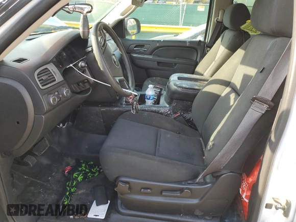 2013 Chevrolet Tahoe Commercial with VIN 1GNSK2E0XDR251009, listed as a Copart auction lot 52881275 with 185,029 mi miles and Non repairable. Bid and sale history available at DreamBid. Image 7.