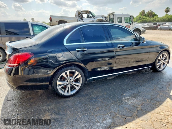 2019 Mercedes-Benz C 300 z VIN 55SWF8DB6KU312264, wystawiony jako Copart lot #59857635 z przebiegiem Nie podano mil oraz Czysty tytuł • Clean title. Historia ofert i sprzedaży dostępna na DreamBid. Obrazek 3.