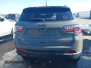 2022 Jeep Compass Trailhawk z VIN 3C4NJDDBXNT108822, wystawiony jako IAAI lot #41158116 z przebiegiem 41 368 mil mil oraz . Historia ofert i sprzedaży dostępna na DreamBid. Obrazek 16.