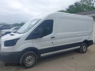 2019 Ford Transit z VIN 1FTBW2CM1KKB80159, wystawiony jako IAAI lot #42216481 z przebiegiem 146 200 mil mil oraz . Historia ofert i sprzedaży dostępna na DreamBid. Obrazek 1.