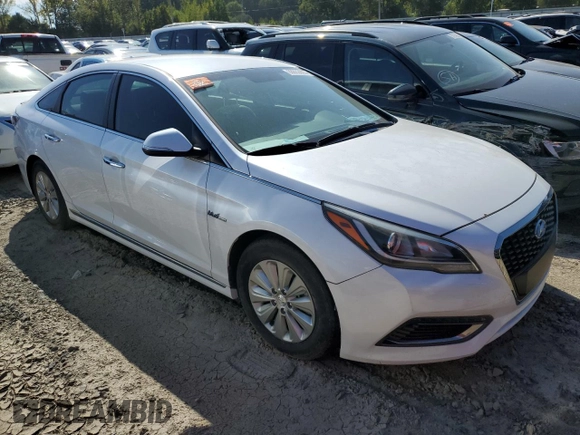 2016 Hyundai Sonata Hybrid SE with VIN KMHE24L17GA020547, listed as a Copart auction lot 66882603 with 82,070 mi miles. Bid and sale history available at carsss.com. Image 4.