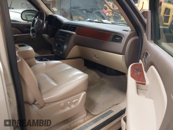 2007 GMC Yukon XL SLT with VIN 1GKFK163X7J225868, listed as a IAAI auction lot 41549662 with 169,395 mi miles. Bid and sale history available at carsss.com. Image 5.