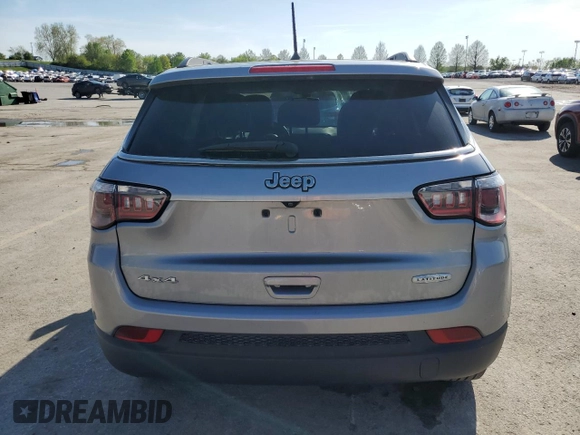 2018 Jeep Compass Latitude with VIN 3C4NJDBB9JT315652, listed as a Copart auction lot 52632425 with 86,118 mi miles and Clean title. Bid and sale history available at DreamBid. Image 6.