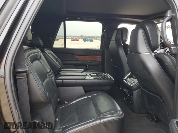 2019 Lincoln Navigator Reserve z VIN 5LMJJ3LT9KEL11983, wystawiony jako Copart lot #42546625 z przebiegiem 69 410 mil mil oraz Szkoda całkowita • Salvage title. Historia ofert i sprzedaży dostępna na DreamBid. Obrazek 11.