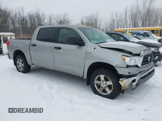 2008 Toyota Tundra z VIN 5TBDV54118S498651, wystawiony jako IAAI lot #41139461 z przebiegiem 243 235 mil mil oraz . Historia ofert i sprzedaży dostępna na DreamBid. Obrazek 1.