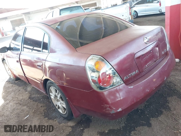 2005 Nissan Altima 2.5 S with VIN 1N4AL11DX5C394623, listed as a IAAI auction lot 41907484 with 197,420 mi miles. Bid and sale history available at carsss.com. Image 3.