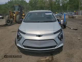 2023 Chevrolet Bolt EV 2LT z VIN 1G1FX6S08P4190437, wystawiony jako Copart lot #54670245 z przebiegiem 31 928 mil mil oraz Nie do naprawy. Historia ofert i sprzedaży dostępna na DreamBid. Obrazek 5.