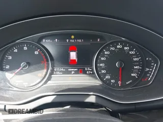 2019 Audi Q5 Premium with VIN WA1ANAFY1K2065059, listed as a IAAI auction lot 40566830 with 61,534 mi miles. Bid and sale history available at carsss.com. Image 7.