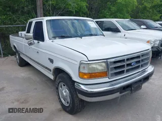 1996 Ford F-250 with VIN 1FTHX25F4TEB61031, listed as a IAAI auction lot 42055061 with 338,618 mi miles. Bid and sale history available at carsss.com. Image 1.