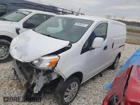 2021 Nissan NV200 S z VIN 3N6CM0KN2MK700673, wystawiony jako Copart lot #47874355 z przebiegiem 71 906 mil mil oraz Czysty tytuł • Clean title. Historia ofert i sprzedaży dostępna na DreamBid. Obrazek 1.