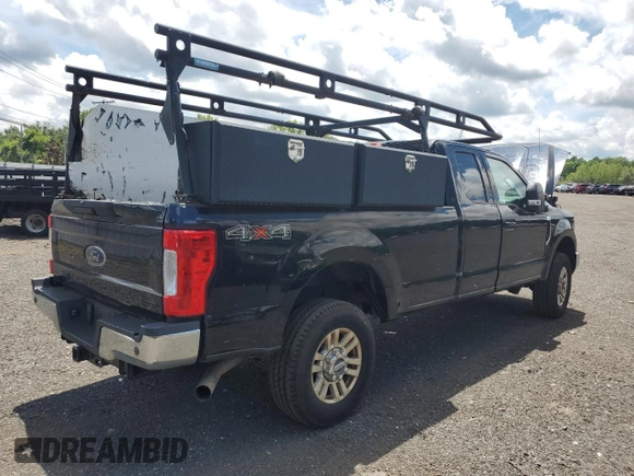 2017 Ford F-250 XLT with VIN 1FT7X2B68HED80811, listed as a Copart auction lot 62817355 with 182,225 mi miles and Clean title. Bid and sale history available at DreamBid. Image 3.