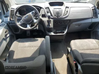 2018 Ford Transit Passenger XL z VIN 1FBZX2YG3JKB06453, wystawiony jako Copart lot #57518745 z przebiegiem 137 724 mil mil oraz Tytuł czysty. Historia ofert i sprzedaży dostępna na DreamBid. Obrazek 8.