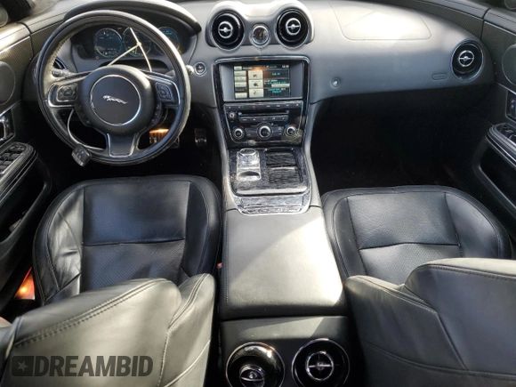 2015 Jaguar XJ with VIN SAJWA3HT2FMV89272, listed as a Copart auction lot 42195005 with 131,456 mi miles and Clean Title. Bid and sale history available at DreamBid. Image 8.