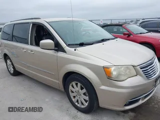 2014 Chrysler Town & Country Touring z VIN 2C4RC1BG2ER255065, wystawiony jako IAAI lot #42397840 z przebiegiem 171 586 mil mil oraz . Historia ofert i sprzedaży dostępna na DreamBid. Obrazek 1.