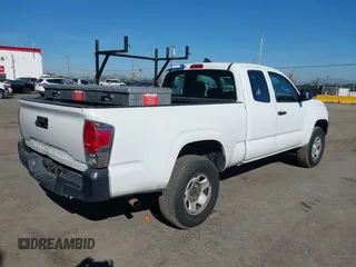 2017 Toyota Tacoma SR z VIN 5TFRX5GN8HX092723, wystawiony jako IAAI lot #41862331 z przebiegiem 114 772 mil mil oraz . Historia ofert i sprzedaży dostępna na DreamBid. Obrazek 6.