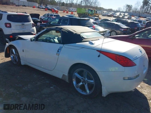 2006 Nissan 350Z Touring with VIN JN1AZ36AX6M450609, listed as a IAAI auction lot 41227538 with 111,622 mi miles. Bid and sale history available at carsss.com. Image 3.