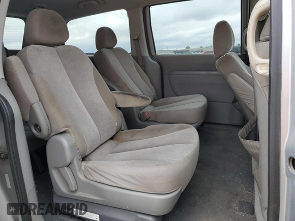 2011 Kia Sedona LX with VIN KNDMG4C79B6364284, listed as a Copart auction lot 70385124 with 308,471 mi miles and Clean Title. Bid and sale history available at carsss.com. Image 11.