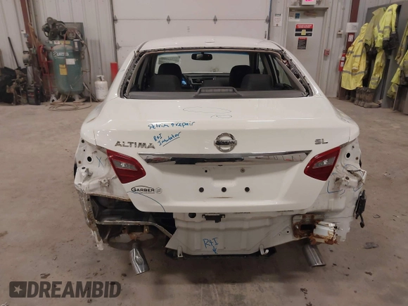2018 Nissan Altima SR with VIN 1N4AL3AP7JC239057, listed as a IAAI auction lot 41817778 with 93,076 mi miles and . Bid and sale history available at carsss.com. Image 6.