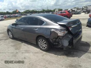 2016 Nissan Altima SR with VIN 1N4AL3AP9GC152060, listed as a IAAI auction lot 41696104 with 111,478 mi miles and . Bid and sale history available at carsss.com. Image 3.