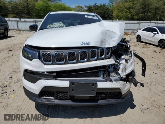 2024 Jeep Compass Latitude Lux with VIN 3C4NJDFN5RT584618, listed as a Copart auction lot 55033565 with 8,745 mi miles and Salvage title. Bid and sale history available at DreamBid. Image 5.