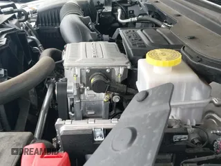 2022 Ram 1500 Big Horn z VIN 1C6SRFFT1NN397187, wystawiony jako IAAI lot #41272506 z przebiegiem 13 529 mil mil oraz . Historia ofert i sprzedaży dostępna na DreamBid. Obrazek 21.