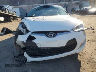 2012 Hyundai Veloster w/Gray Int with VIN KMHTC6AD2CU074277, listed as a Copart auction lot 44045205 with 180,489 mi miles and Salvage title. Bid and sale history available at DreamBid. Image 5.