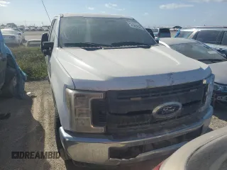 2019 Ford F-250 XL with VIN 1FT7X2A6XKED16231, listed as a Copart auction lot 41452505 with 107,277 mi miles and Non repairable. Bid and sale history available at DreamBid. Image 5.