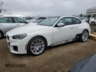 2024 BMW M2 z VIN 3MF13DM08R8E53568, wystawiony jako Copart lot #48982005 z przebiegiem 16 586 mil mil oraz Szkody całkowita. Historia ofert i sprzedaży dostępna na DreamBid. Obrazek 1.