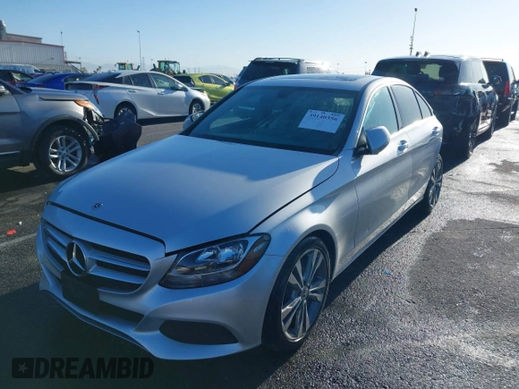 2018 Mercedes-Benz C 300 z VIN 55SWF4JB3JU269143, wystawiony jako IAAI lot #39140356 z przebiegiem 37 051 mil mil oraz . Historia ofert i sprzedaży dostępna na DreamBid. Obrazek 2.