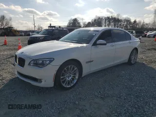 2015 BMW 7 Series 750Li xDrive z VIN WBAYF8C59FD655229, wystawiony jako Copart lot #85693014 z przebiegiem 103 136 mil mil oraz Szkoda całkowita • Salvage title. Historia ofert i sprzedaży dostępna na DreamBid. Obrazek 1.