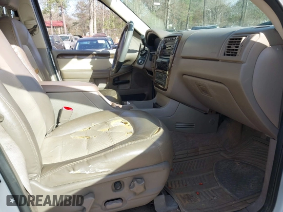 2003 Ford Explorer Eddie Bauer с VIN 1FMZU64W83UB23826, выставлен на аукционе IAAI как лот 41740310 с пробегом 384 436 миль миль и . История ставок и продаж доступна на DreamBid. Изображение 5.