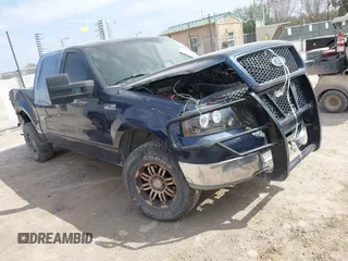 2004 Ford F-150 XLT with VIN 1FTRW12W94KC85675, listed as a IAAI auction lot 41572421 with 270,571 mi miles. Bid and sale history available at carsss.com. Image 1.