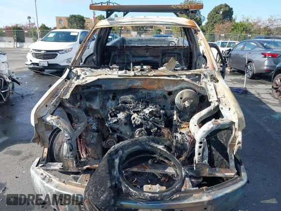 2012 Ford F-150 XL with VIN 1FTMF1CM5CKD99307, listed as a IAAI auction lot 40965877 with 1 mi miles. Bid and sale history available at carsss.com. Image 6.