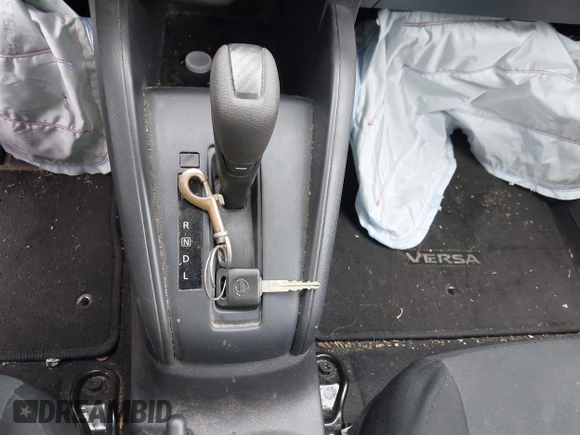 2024 Nissan Versa S z VIN 3N1CN8DV4RL865799, wystawiony jako IAAI lot #42044021 z przebiegiem 13 282 mil mil oraz . Historia ofert i sprzedaży dostępna na DreamBid. Obrazek 11.