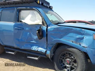 2018 Toyota 4Runner SR5 z VIN JTEBU5JR5J5488241, wystawiony jako IAAI lot #41997070 z przebiegiem 68 551 mil mil oraz . Historia ofert i sprzedaży dostępna na DreamBid. Obrazek 6.