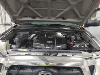 2005 Toyota Tacoma PreRunner z VIN 5TETU62N15Z064813, wystawiony jako IAAI lot #41353526 z przebiegiem 172 318 mil mil oraz . Historia ofert i sprzedaży dostępna na DreamBid. Obrazek 10.