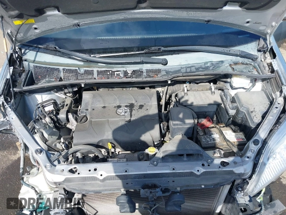 2011 Toyota Sienna XLE AAS with VIN 5TDYK3DC8BS156127, listed as a IAAI auction lot 42103980 with 129,851 mi miles. Bid and sale history available at carsss.com. Image 10.