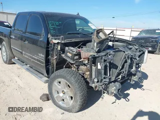2011 Chevrolet Silverado 1500 LT with VIN 3GCPKSE38BG395583, listed as a IAAI auction lot 41486984 with 134,615 mi miles. Bid and sale history available at carsss.com. Image 6.