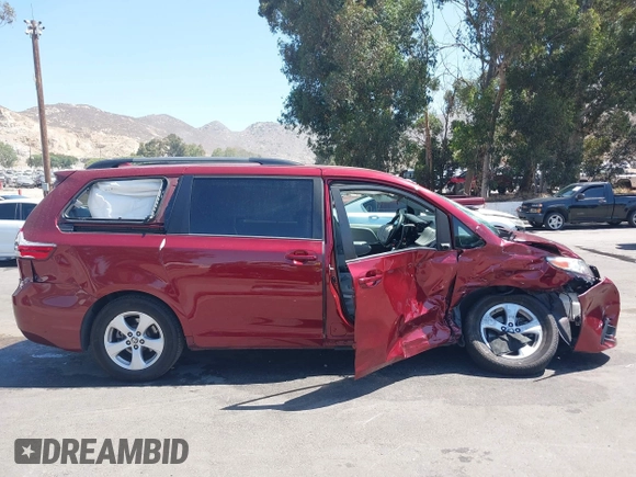 2020 Toyota Sienna LE Auto Access Seat с VIN 5TDKZ3DC7LS060864, выставлен на аукционе IAAI как лот 42518168 с пробегом 58 724 миль миль и . История ставок и продаж доступна на DreamBid. Изображение 13.