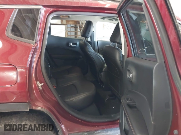 2021 Jeep Compass Altitude z VIN 3C4NJDBB0MT552227, wystawiony jako IAAI lot #41731839 z przebiegiem 34 453 mil mil oraz . Historia ofert i sprzedaży dostępna na DreamBid. Obrazek 8.