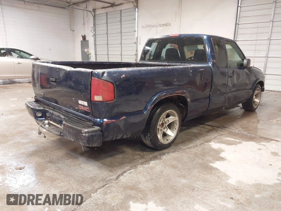 2003 GMC Sonoma SLS with VIN 1GTCS19X438148073, listed as a IAAI auction lot 41158520 with 170,817 mi miles. Bid and sale history available at carsss.com. Image 4.