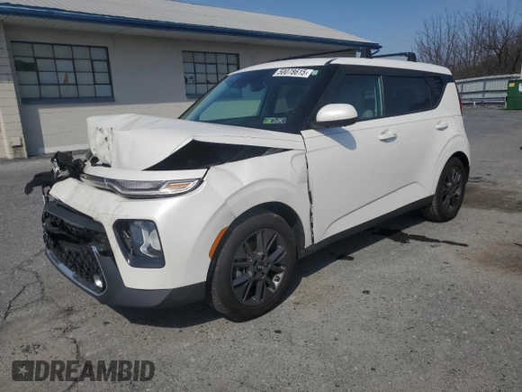 2020 Kia Soul EX with VIN KNDJ33AU2L7702105, listed as a Copart auction lot 50078615 with 83,852 mi miles and Salvage Title. Bid and sale history available at carsss.com. Image 1.